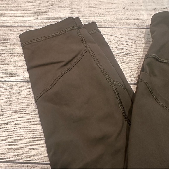 🍋Women’s Lululemon All The Right Places 23” Crop size 4🍋 - Picture 2 of 11